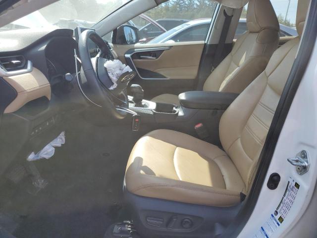 2T3R1RFV9MC223801 - 2021 TOYOTA RAV4 XLE WHITE photo 7