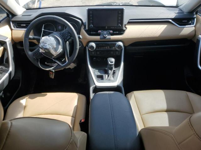 2T3R1RFV9MC223801 - 2021 TOYOTA RAV4 XLE WHITE photo 8