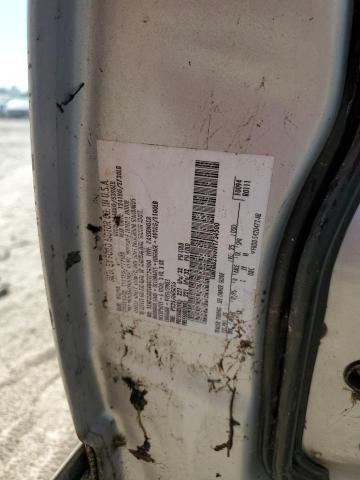 1LNFM82W0WY734500 - 1998 LINCOLN TOWN CAR SIGNATURE SILVER photo 12