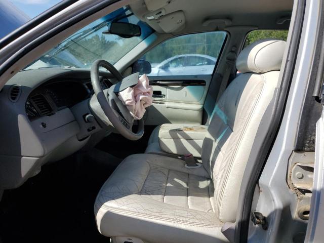 1LNFM82W0WY734500 - 1998 LINCOLN TOWN CAR SIGNATURE SILVER photo 7