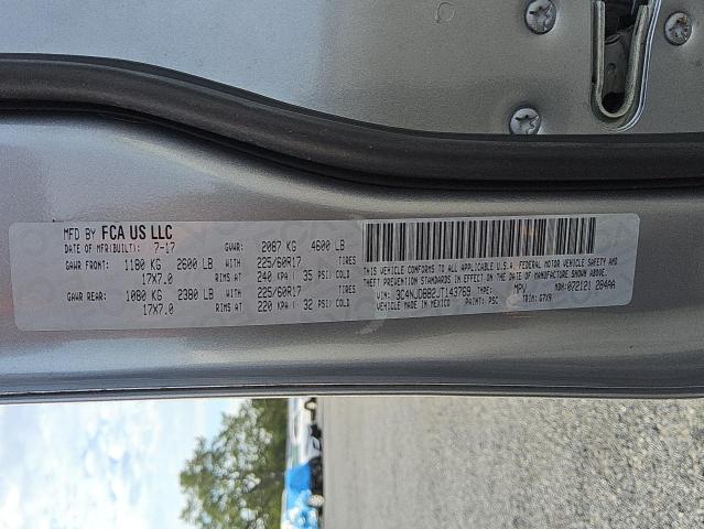 3C4NJDBB2JT143769 - 2018 JEEP COMPASS LATITUDE فضي صورة 13