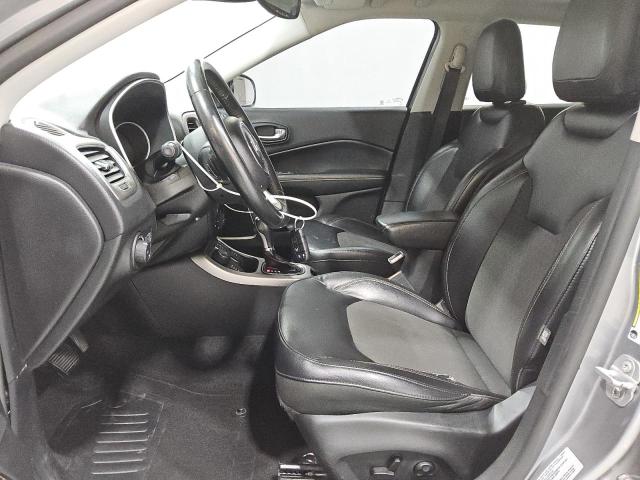 3C4NJDBB2JT143769 - 2018 JEEP COMPASS LATITUDE فضي صورة 7