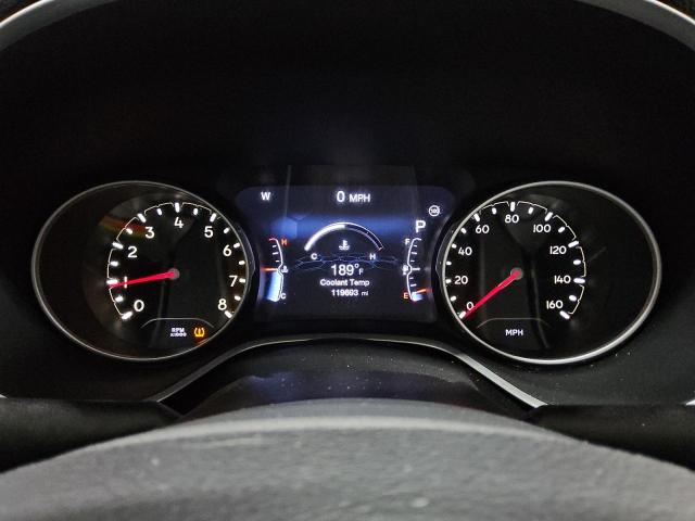 3C4NJDBB2JT143769 - 2018 JEEP COMPASS LATITUDE فضي صورة 9