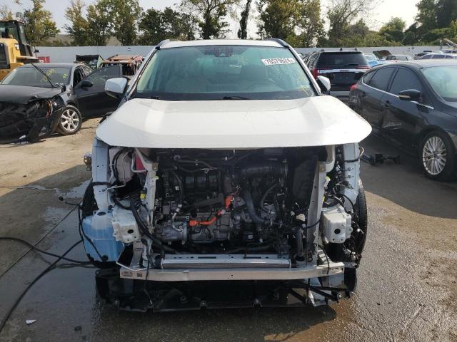 2T3B6RFV5MW012113 - 2021 TOYOTA RAV4 XLE PREMIUM WHITE photo 5