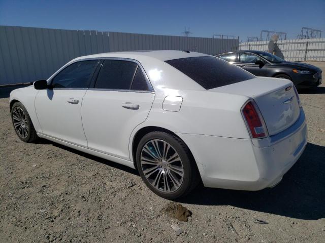 2C3CCADT2CH313571 - 2012 CHRYSLER 300 S WHITE photo 2