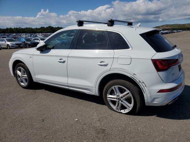 WA1E2AFYXM2047320 - 2021 AUDI Q5 PREMIUM PLUS WHITE photo 2