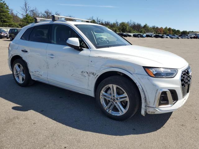 WA1E2AFYXM2047320 - 2021 AUDI Q5 PREMIUM PLUS WHITE photo 4