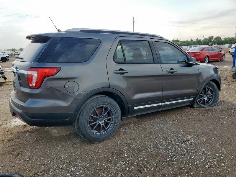 1FM5K7D86KGB06869 - 2019 FORD EXPLORER XLT CHARCOAL photo 3