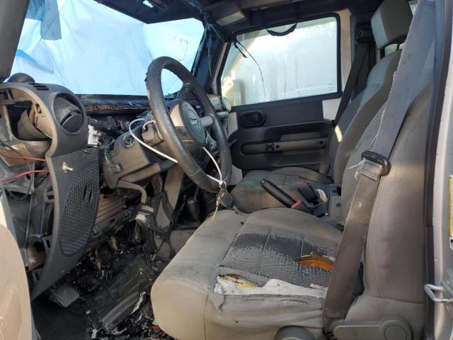 1J4GA59188L565833 - 2008 JEEP WRANGLER UNLIMITED SAHARA SILVER photo 7