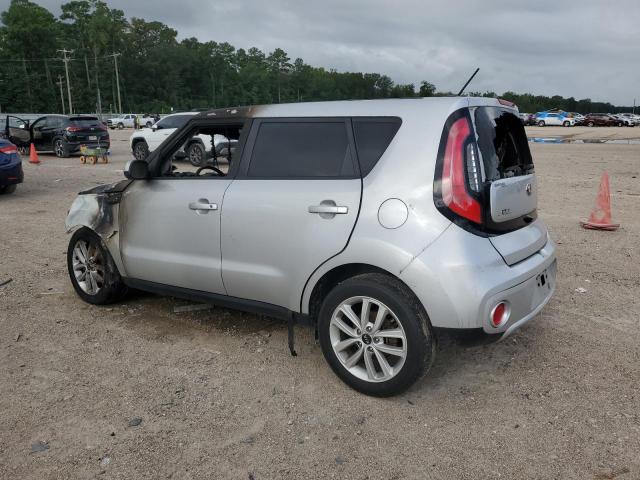KNDJP3A59J7586637 - 2018 KIA SOUL + SILVER photo 2