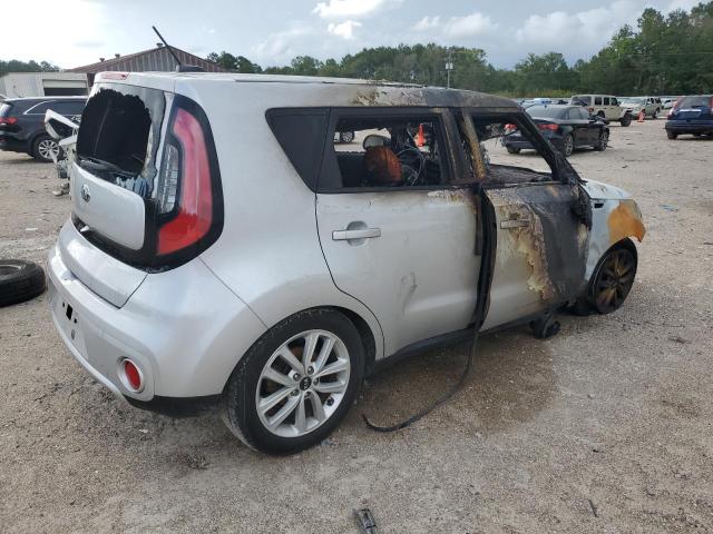 KNDJP3A59J7586637 - 2018 KIA SOUL + SILVER photo 3