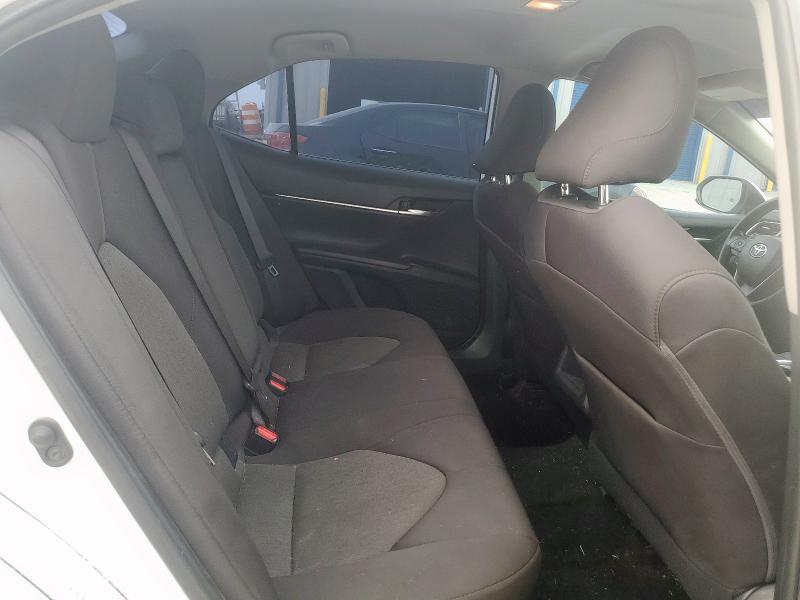 4T1C11AK2LU929390 - 2020 TOYOTA CAMRY LE WHITE photo 10