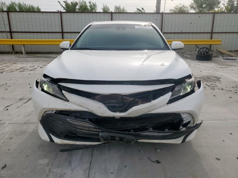 4T1C11AK2LU929390 - 2020 TOYOTA CAMRY LE WHITE photo 5