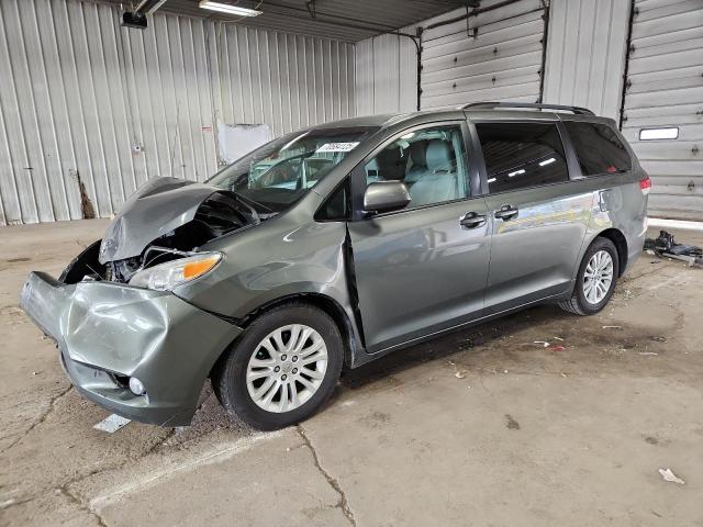 2014 TOYOTA SIENNA XLE, 