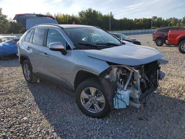 2T3W1RFVXPW247515 - 2023 TOYOTA RAV4 XLE SILVER photo 4