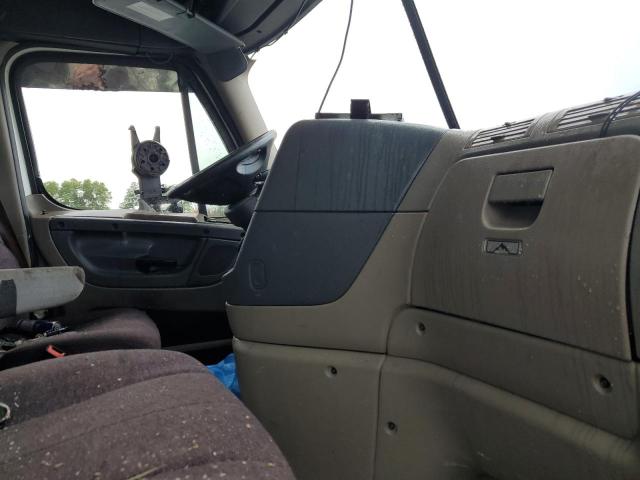 1FUJGLDV2FLGM6313 - 2015 FREIGHTLINER CASCADIA WHITE photo 5