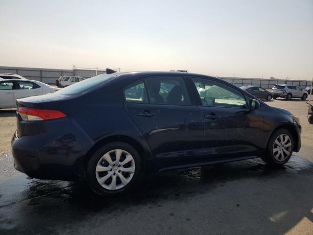 5YFEPMAE5NP276805 - 2022 TOYOTA COROLLA LE ლურჯი ფოტო 3