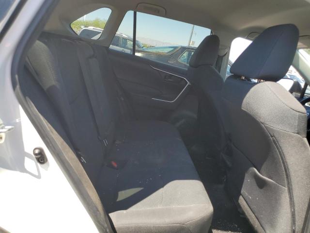 2T3F1RFVXMW196092 - 2021 TOYOTA RAV4 LE WHITE photo 18