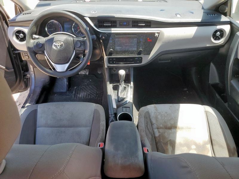 5YFBURHE8JP823784 - 2018 TOYOTA COROLLA L 蓝色 照片 8