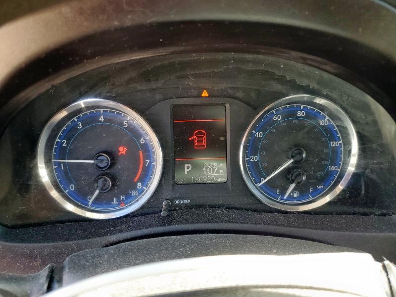 5YFBURHE8JP823784 - 2018 TOYOTA COROLLA L 蓝色 照片 9