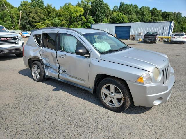 1J4NT4FB9AD578521 - 2010 JEEP COMPASS SPORT ვერცხლისფერი ფოტო 4