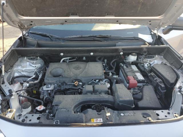 2T3F1RFV8RW422024 - 2024 TOYOTA RAV4 LE ვერცხლისფერი ფოტო 12