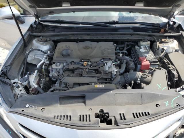 4T1B11HK8JU602751 - 2018 TOYOTA CAMRY L 银色 照片 11