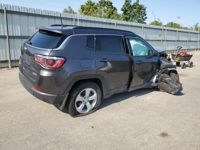 3C4NJDBB9LT243001 - 2020 JEEP COMPASS LATITUDE 灰色 照片 3