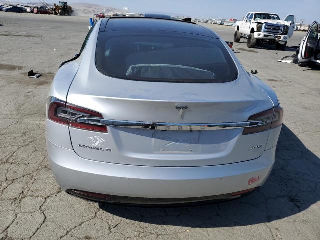 5YJSA1E2XJF247938 - 2018 TESLA MODEL S Srebrny zdjęcie 6