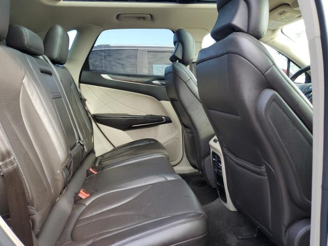 5LMCJ3D97HUL32258 - 2017 LINCOLN MKC RESERVE MAROON photo 11