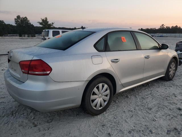 1VWAP7A39CC057993 - 2012 VOLKSWAGEN PASSAT S 银色 照片 3