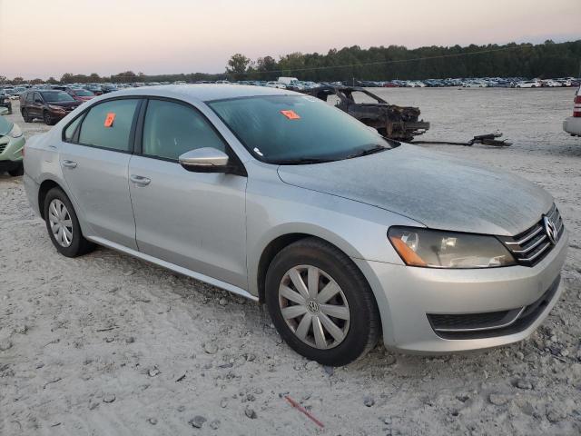 1VWAP7A39CC057993 - 2012 VOLKSWAGEN PASSAT S 银色 照片 4