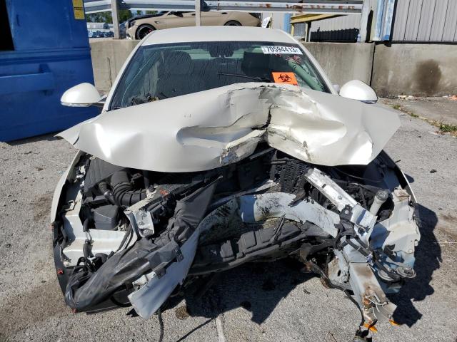 2G4GR5EK4C9133992 - 2012 BUICK REGAL WHITE photo 5