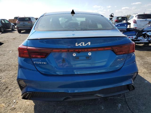 3KPF54AD4NE439768 - 2022 KIA FORTE GT LINE BLUE photo 6