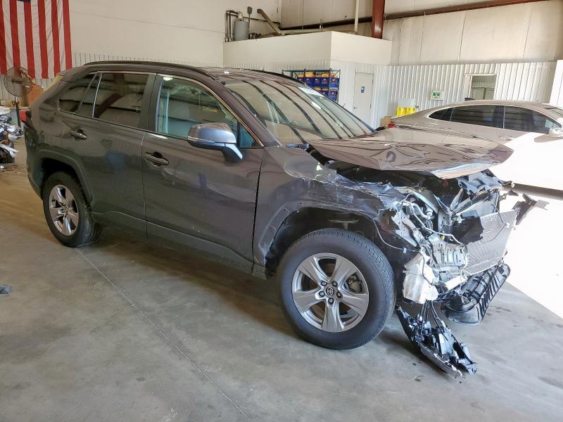 2T3P1RFV0PW391689 - 2023 TOYOTA RAV4 XLE GRAY photo 4