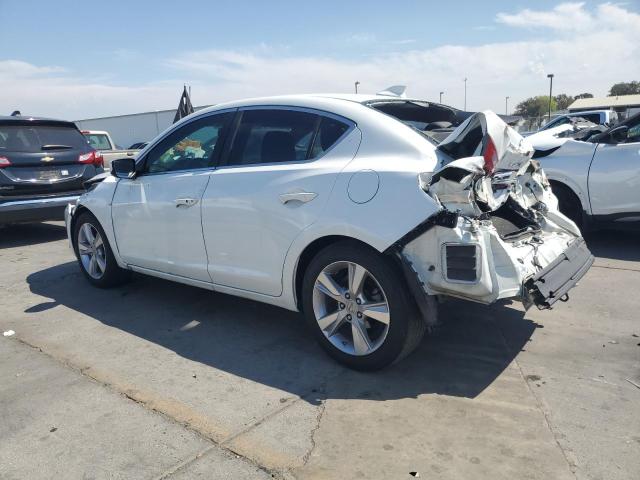 19VDE1F75EE007501 - 2014 ACUR ILX 20 TECH WHITE photo 2