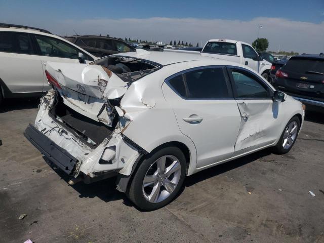 19VDE1F75EE007501 - 2014 ACUR ILX 20 TECH WHITE photo 3