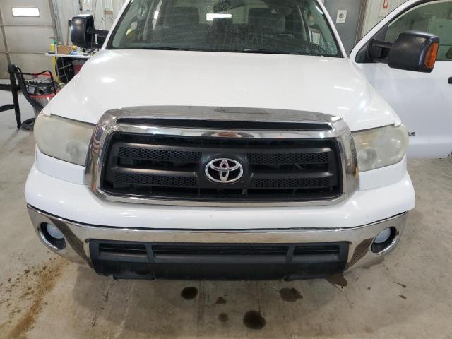 5TFDW5F17BX174459 - 2011 TOYOTA TUNDRA CREWMAX SR5 WHITE photo 11