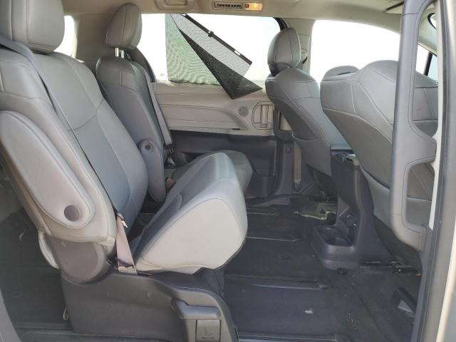5TDJRKEC4NS087334 - 2022 TOYOTA SIENNA XLE ვერცხლისფერი ფოტო 11