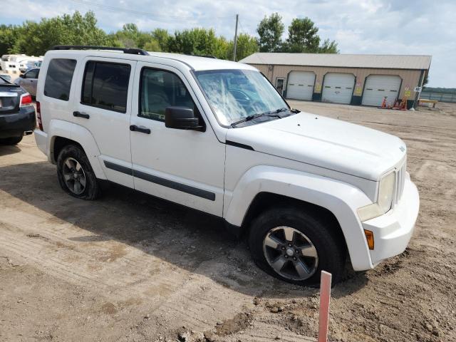 1J8GN28K58W222049 - 2008 JEEP LIBERTY SPORT WHITE photo 4