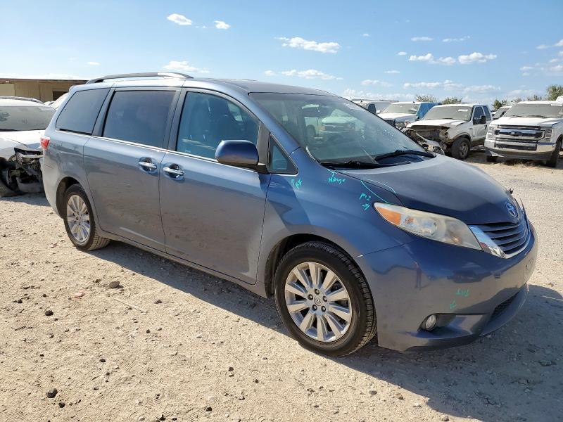 5TDDK3DCXFS107497 - 2015 TOYOTA SIENNA XLE GRAY photo 4