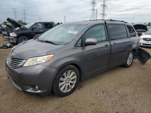 2013 TOYOTA SIENNA XLE, 