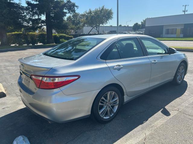 4T1BF1FK5GU128528 - 2016 TOYT CAMRY LE SILVER photo 4