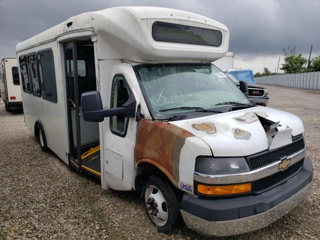 1HA6GUBB2KN010011 - 2019 CHEVROLET EXPRESS G4 WHITE photo 4