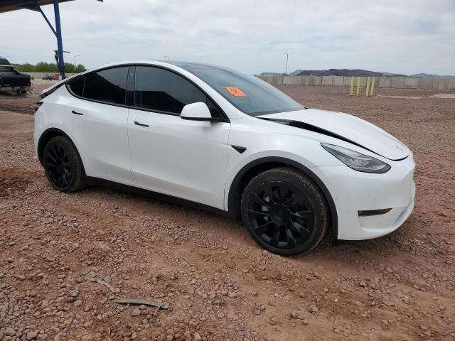 5YJYGAEE9MF260882 - 2021 TESLA MODEL Y WHITE photo 4
