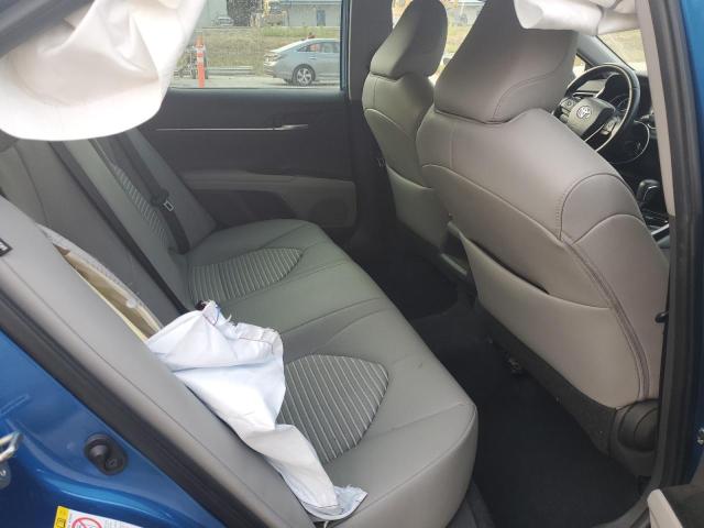 4T1B11HK8KU226618 - 2019 TOYOTA CAMRY L BLUE photo 10