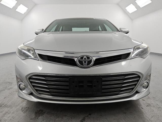 4T1BK1EB8DU037665 - 2013 TOYOTA AVALON BASE Gümüş fotoğraf 5