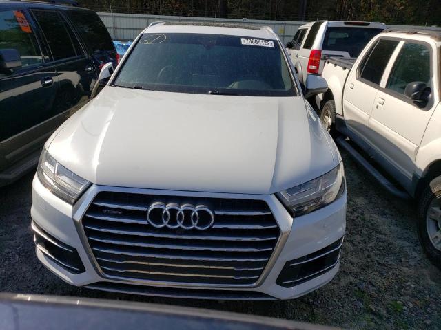 WA1LHAF74JD042756 - 2018 AUDI Q7 PREMIUM PLUS WHITE photo 5