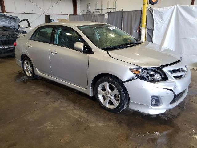 5YFBU4EE8DP211189 - 2013 TOYOTA COROLLA BASE Plata foto 4