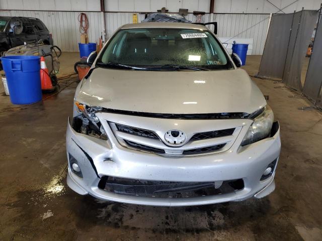 5YFBU4EE8DP211189 - 2013 TOYOTA COROLLA BASE Plata foto 5